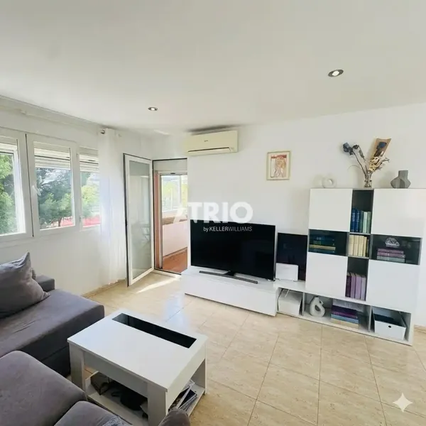 Apartment for sale in Son Ferrer, located in a building from 2003, in very good condition and ready to move in. — photo 2