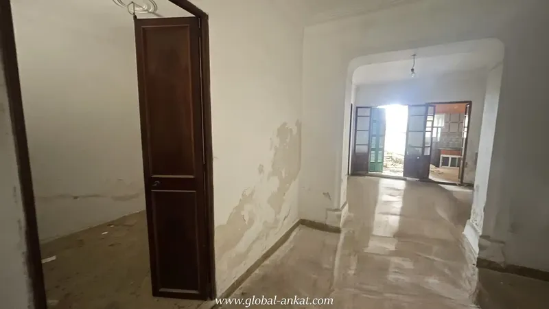 Manor-style townhouse with typical Mallorcan architectural details, such as arches and exposed beams, located in a privileged area — photo 2
