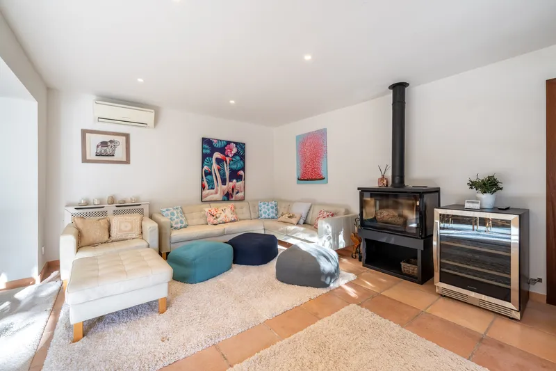 Charming villa with garden and pool in a sought-after location — photo 7