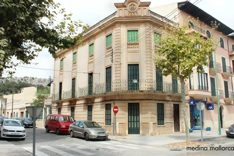Characterful building to renovate in Felanitx — photo 1