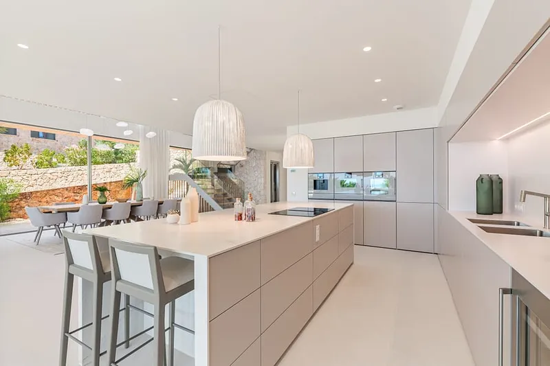 Spectacular villa with sea views in Bendinat — photo 10
