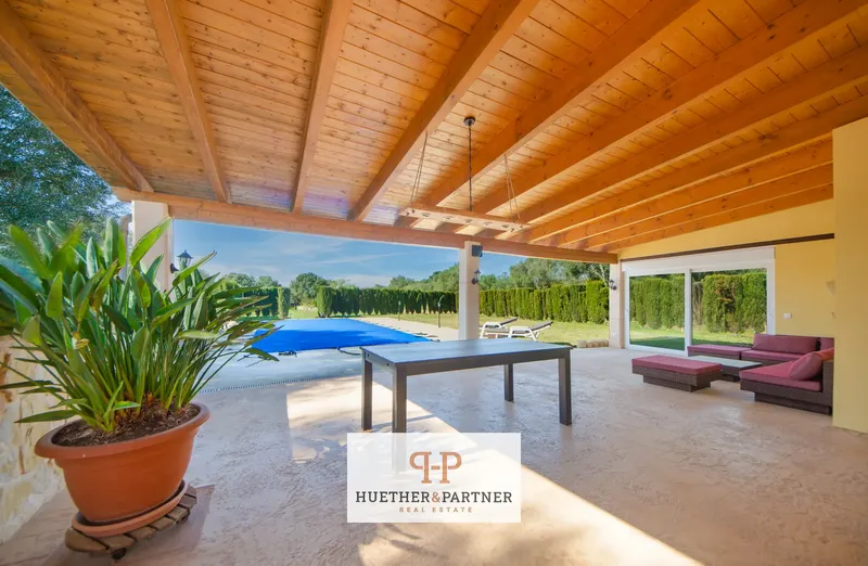 Finca near Llucmajor with guest houses and lots of privacy — photo 1