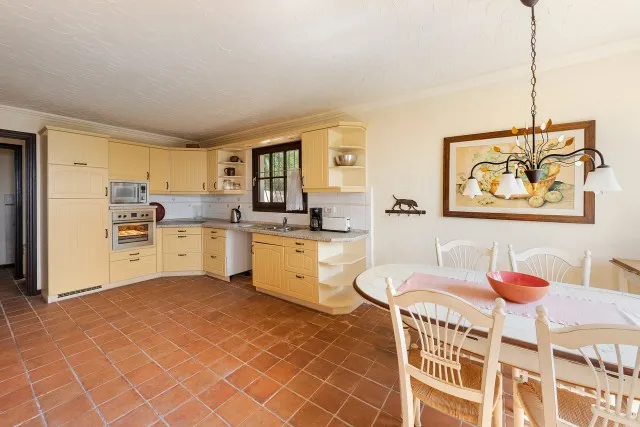 Charming villa for sale in Alcanada, Northeast Mallorca — photo 9