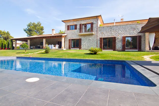 Impressive villa in a quiet area in Santa Ponsa — photo 7