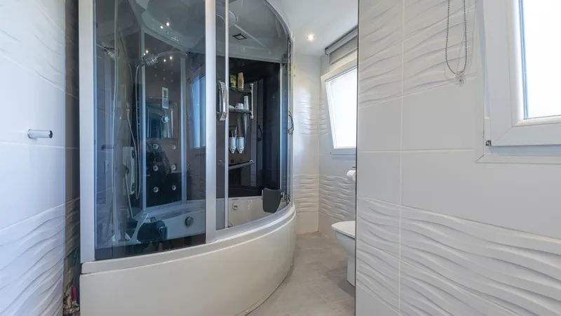 Villa with pool, sea view and a lot of potential in quiet area of Sol de Mallorca — photo 9