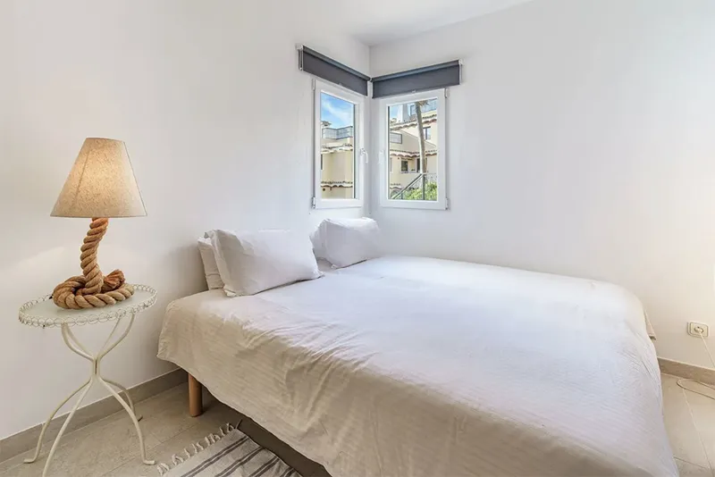 Luxury apartment on the first sea line in Santa Ponsa — photo 11