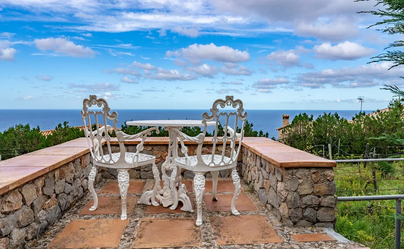 Manor house with swimming pool and breathtaking sea views — photo 2