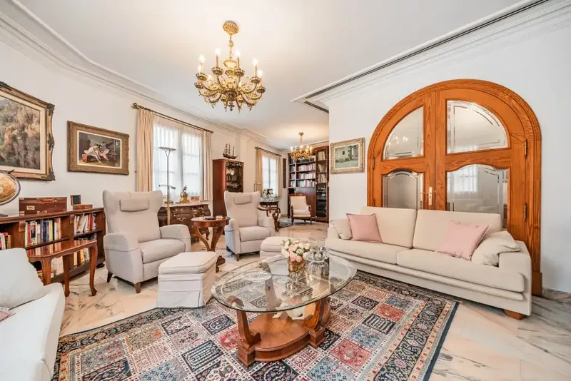 For sale in the heart of the village of Muro, this spacious property of 668 m² on a plot of 456 m² offers a combination of classic design — photo 4