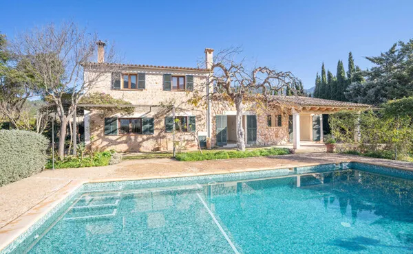 Country House with Pool and Unrivalled Views — photo 1