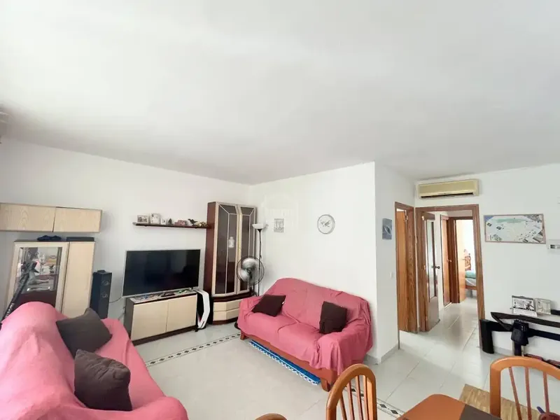 Sunny apartment on the second floor, located in the heart of Cala Millor, just two minutes from the beautiful beach. The area offers all — photo 4