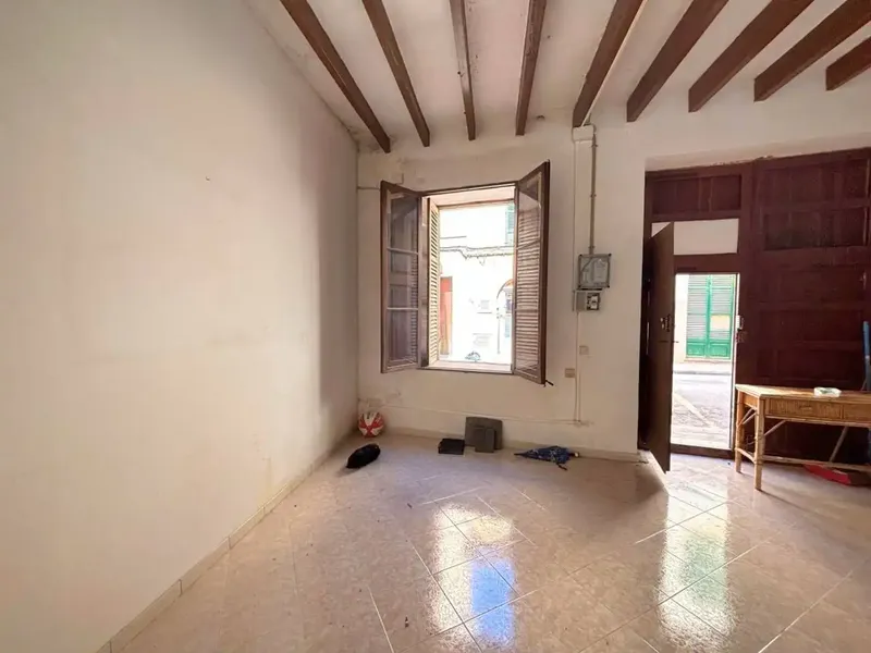 Centrally located house close to all services, just 5 minutes from the town hall square, with multiple options — photo 5