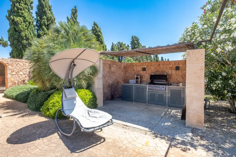 Finca for sale in Llucmajor with large plot of land — photo 9