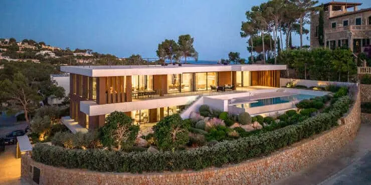 Grandiose villa in a privileged location with sensational views — photo 1