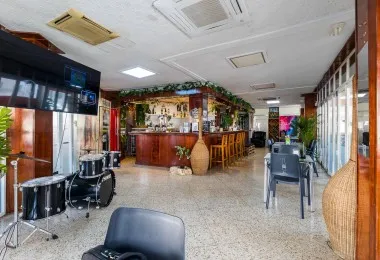Golden Opportunity in El Arenal! Transfer of Hospitality Premises with Great History and Excellent Location — photo 8