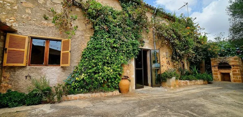 Village house with garden and pool for rent, Es Llombards — photo 4
