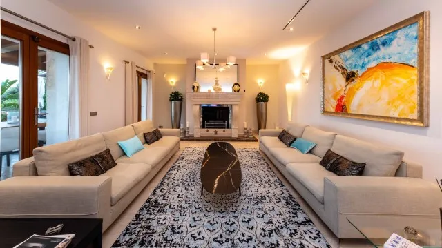 Exclusive luxury villa with sea views for sale in Pollensa, North Mallorca — photo 6