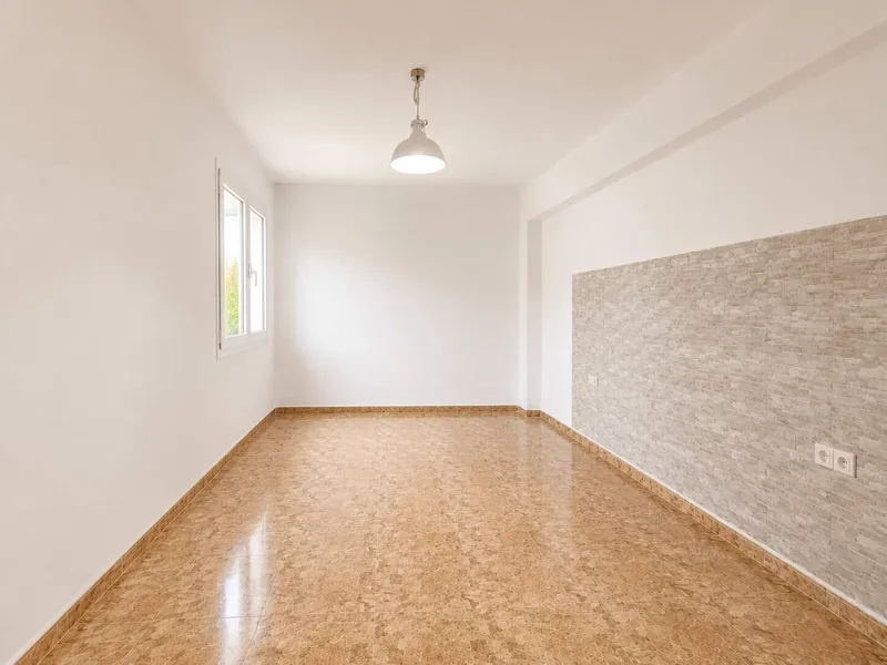 90m² apartment with 4 rooms, bathroom and balcony for sale — photo 9