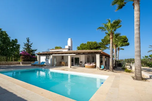 Muro: Ground-level modernized finca with pool near Playa de Muro beach — photo 1