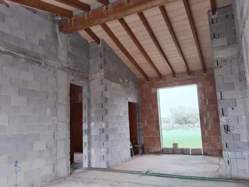Rustic estate with about 24,000m² of land and an unfinished construction of about 157m² all on one floor — photo 2