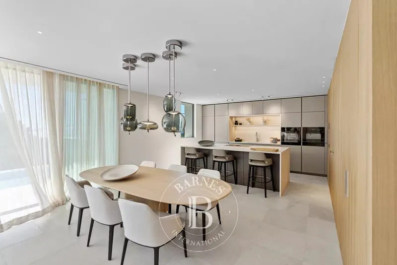 Spacious 5-Bedroom Villa with Terraces and Private Elevator in Portals Nous — photo 3