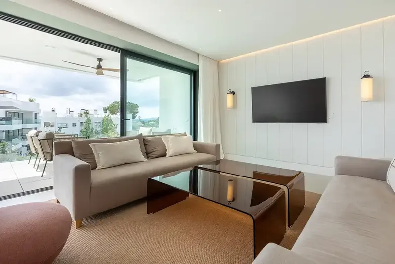 This exclusive new-build apartment offers modern luxury in the heart of the latest development in Port de Pollença. Located in e — photo 7