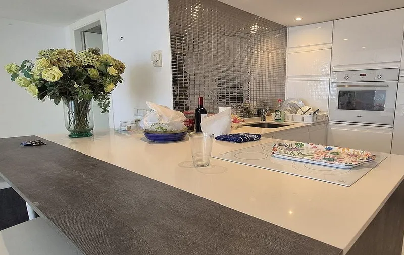 Front line 2 bedroom modern apartment with sea views — photo 3