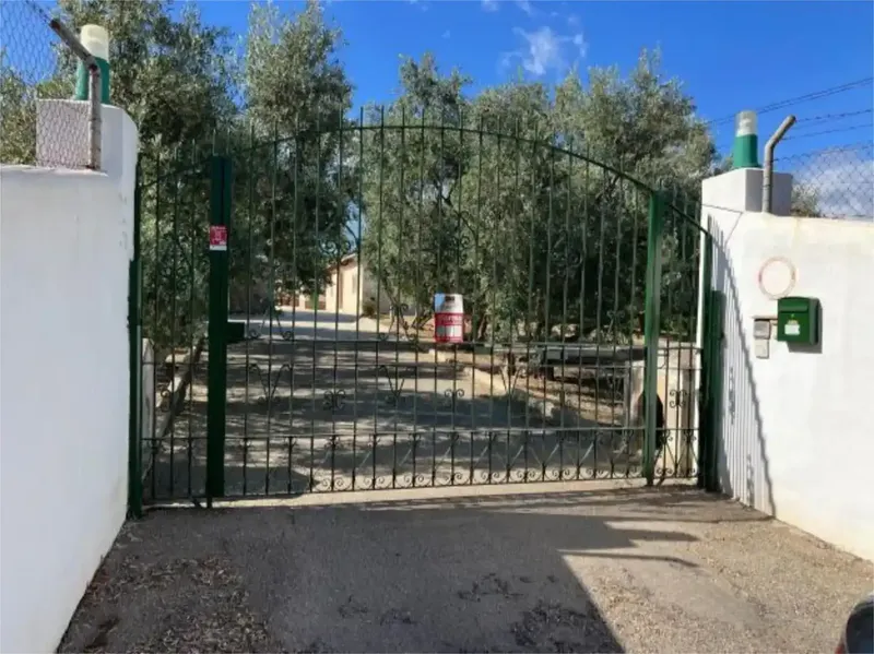 Esta propiedad se encuentra ubicada en un entorno totalmente despejado de la ciudad, dentro del área de Son Anglada, cerca de la principal z — photo 7