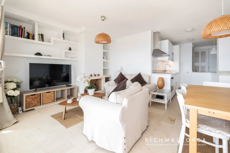 Flat with unique views on the seafront in Illetas — photo 3