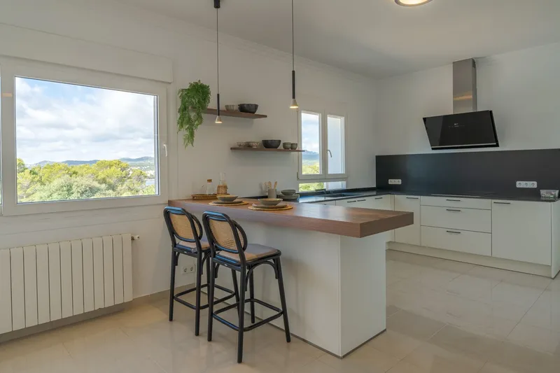 Spacious villa on Sa Punta in Portocolom with sea views — photo 6