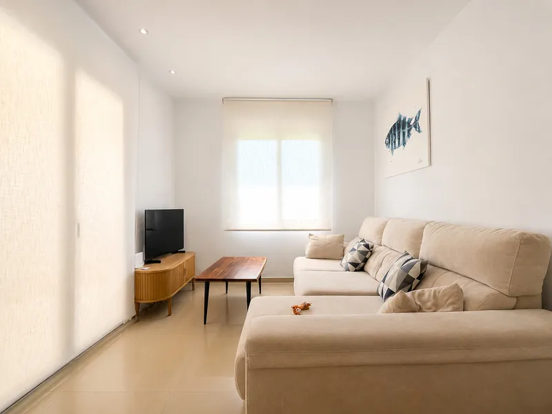 Spacious townhouse with private garden and pool in Cala Vinyas — photo 9