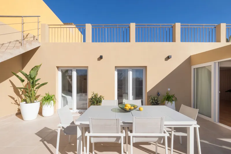 Fantastic renovated penthouse with expansive terraces in El Molinar — photo 2