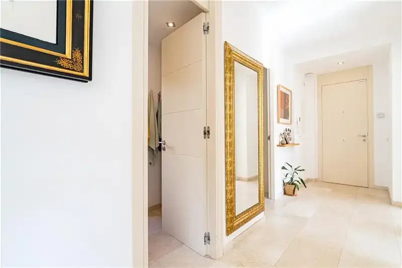 Piso con terrazas y vistas parciales al mar en residencial con piscina comunitaria, 172m² aprox. , 2 salones con un total de 72m2 aprox. , c — photo 4