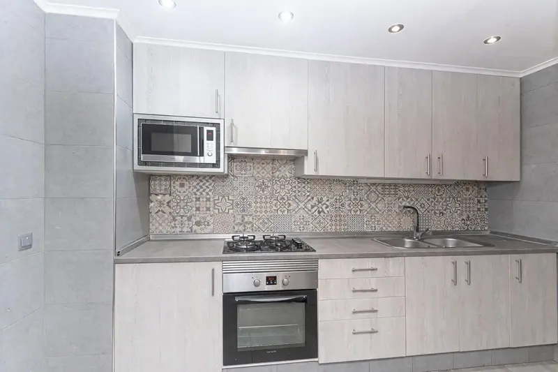 3-bedroom apartment with terrace in Portixol, 500 meters from the beach — photo 11
