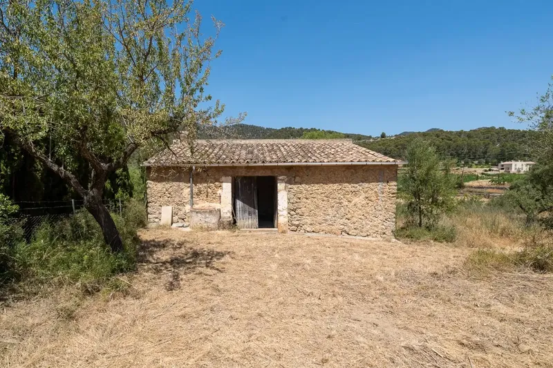 Discover this authentic stone cottage in Alaró, in a privileged enclave where tranquility, nature and the impressive — photo 3