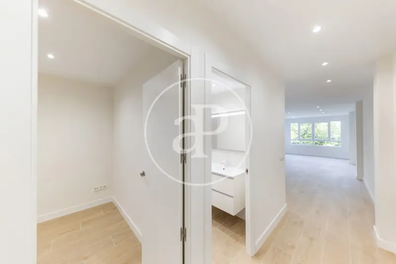 Piso con ascensor en venta en Llevant — photo 7