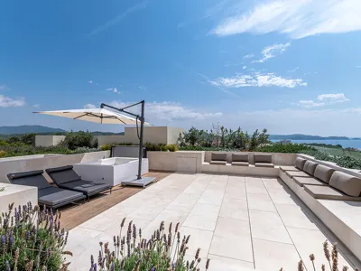 New build penthouse with sea view in Peguera — photo 1