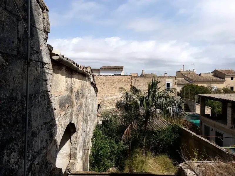 Large house with patio in the center of Muro — photo 10