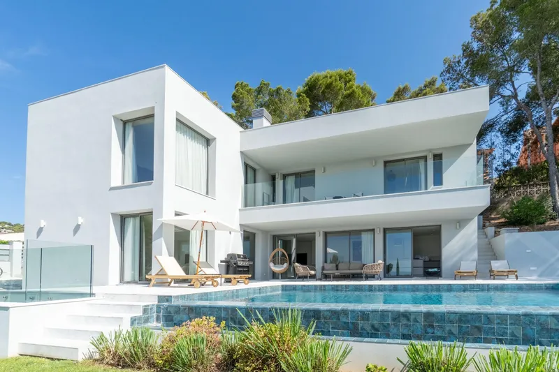 Contemporary-style villa — photo 3
