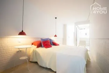 Modern townhouse with duplex & guest apartment, 228m², 3 bedrooms, 3 bathrooms, terraces, air conditioning, investment — photo 1