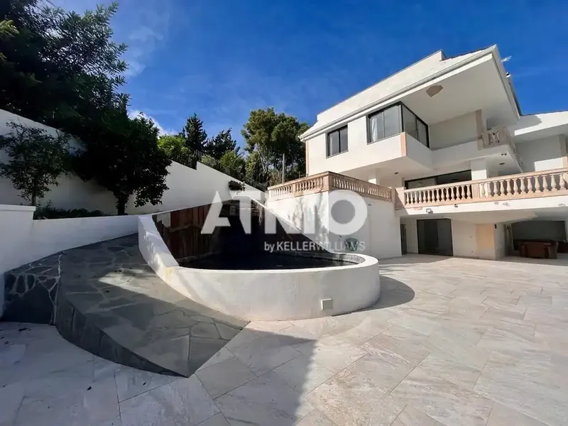 Hidden in a corner of the beautiful vegetation of Son Vida Golf, this villa offers tranquility and privacy. — photo 2