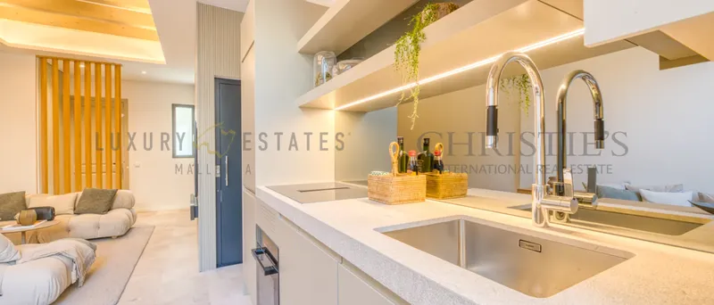 Modern townhouse in Santa Catalina in Palma with pool — photo 5