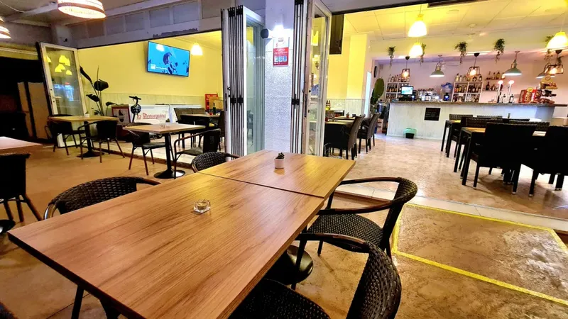 Cafeteria in the center of Cala Ratjada — photo 4
