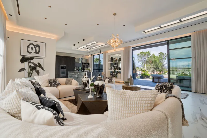 Luxurious new-build villa with first-class fittings in a top location — photo 8