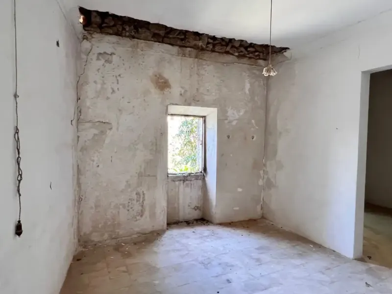 Large village house in Muro, with a large garden, the house needs renovation, 2-storey house, central. With approximately 270 m² built — photo 11