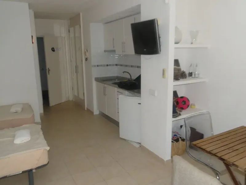 Studio for sale of 40m2 in the Siesta II building. Second floor. Alcudia. Mallorca. Community elements, elevator, reception, pool and — photo 6