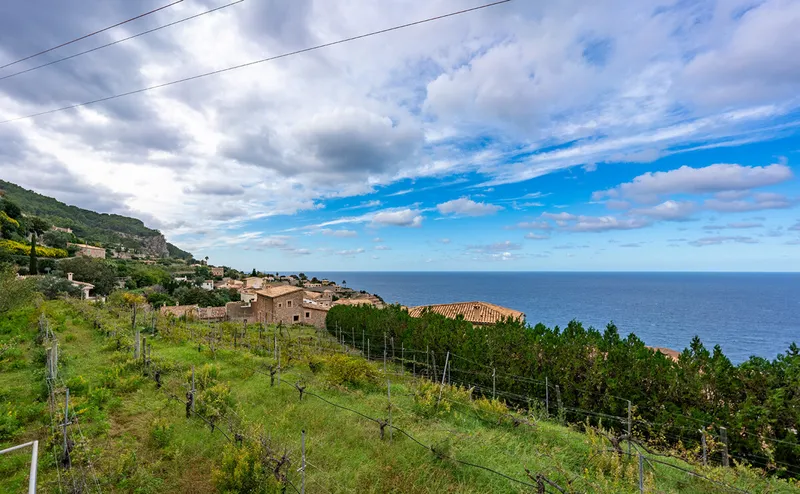 Manor house with swimming pool and breathtaking sea views — photo 3