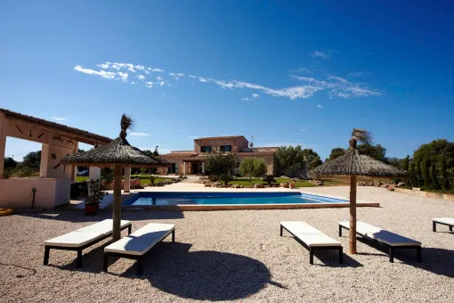 Santanyi, Quietly located finca with pool and holiday rental license near Santanyí — photo 3