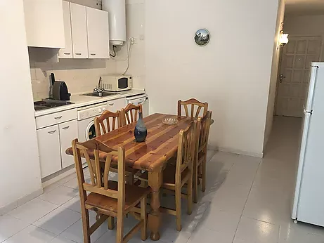 Flat for rent in El Port de la Selva — photo 3
