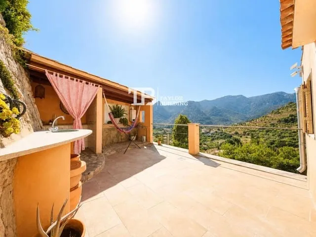 Villa for sale in Bunyola, Mallorca — photo 1