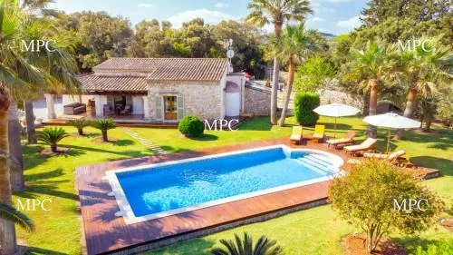 Country home on top of a hill with excellent views and private pool — photo 1